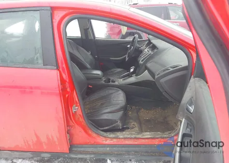 2014 Ford Focus Se z USA, uszkodzony, nr VIN 1FADP3F22EL106968